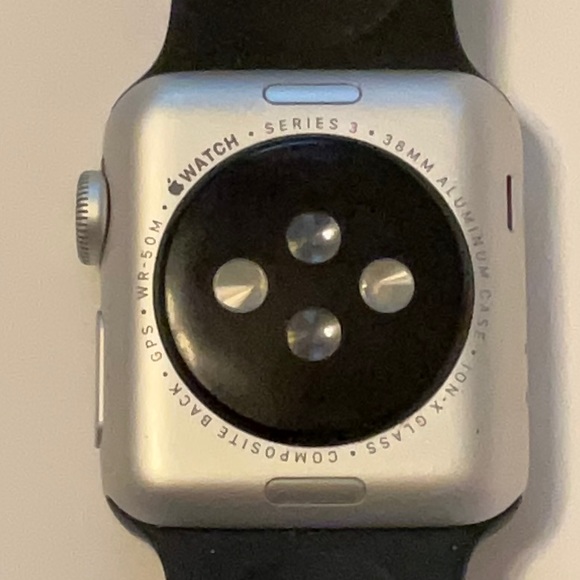 Series 3 Apple Watch 38 mm Case black sports band excellent condition box includ - Picture 5 of 16